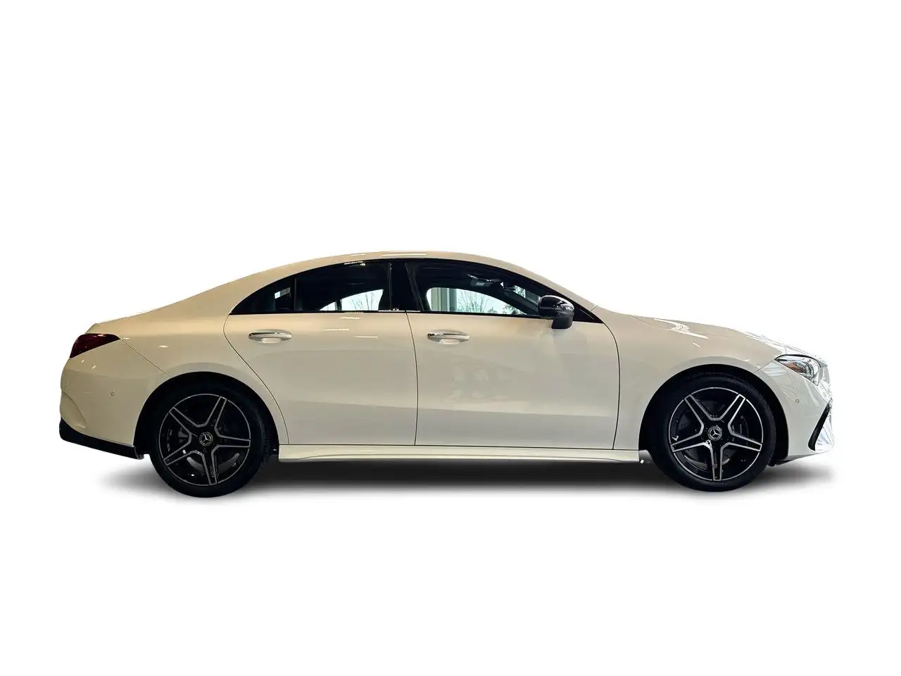 Mercedes-Benz CLA снимка Mercedes-Benz CLA