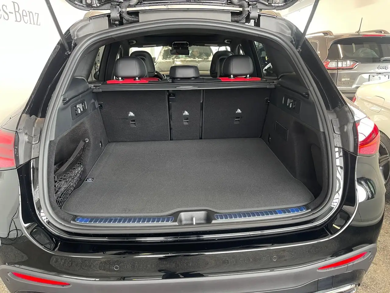 Mercedes-Benz GLC снимка Mercedes-Benz GLC