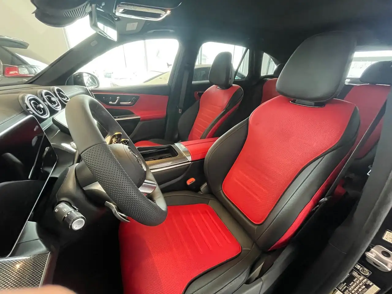 Mercedes-Benz GLC снимка Mercedes-Benz GLC