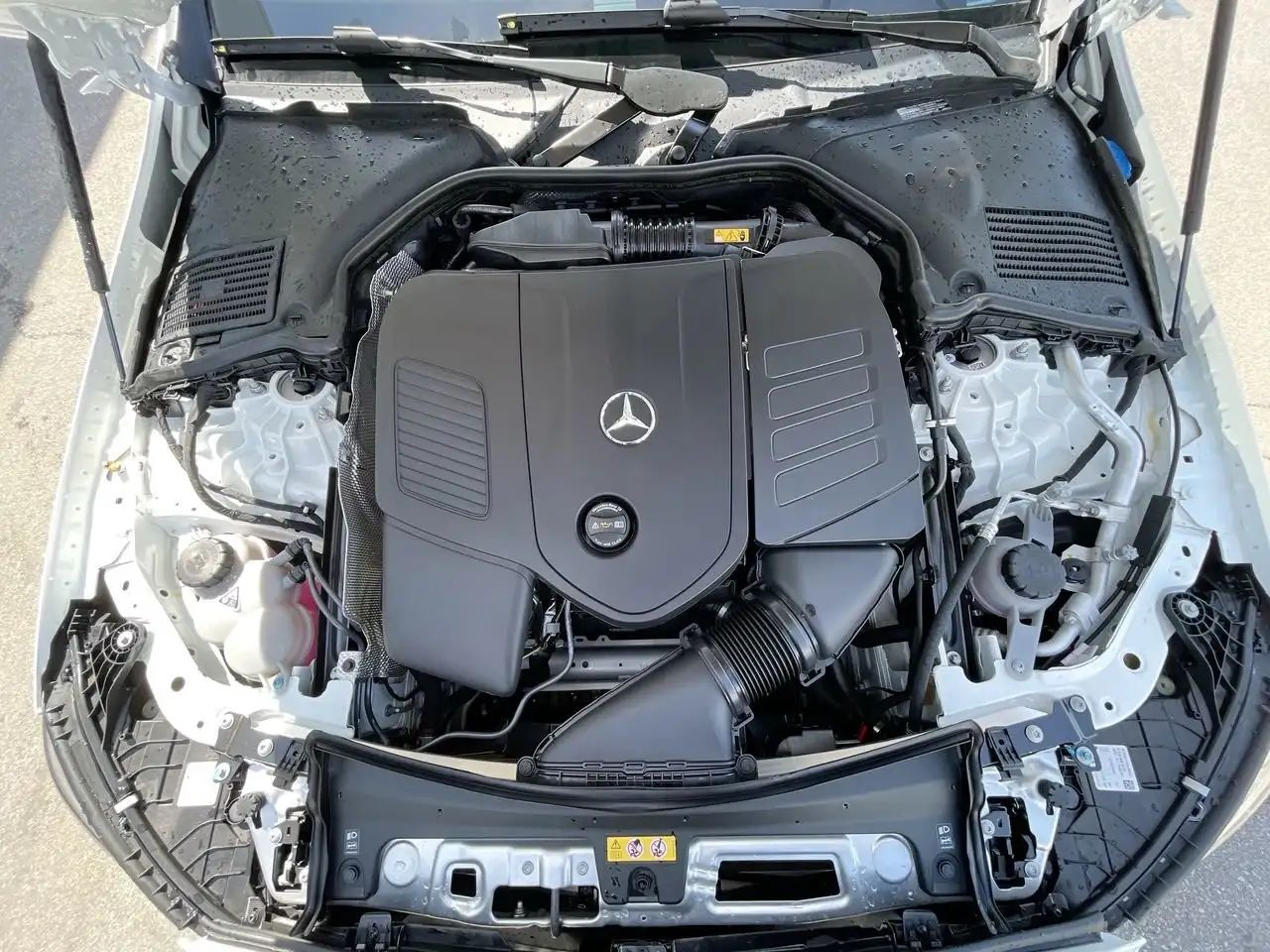 Mercedes-Benz C-Class снимка Mercedes-Benz C-Class