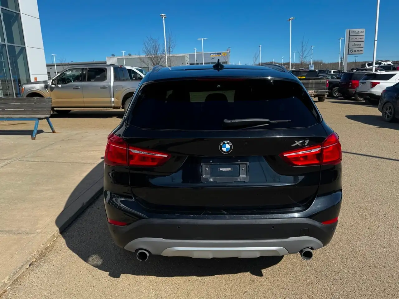 BMW X1 снимка BMW X1