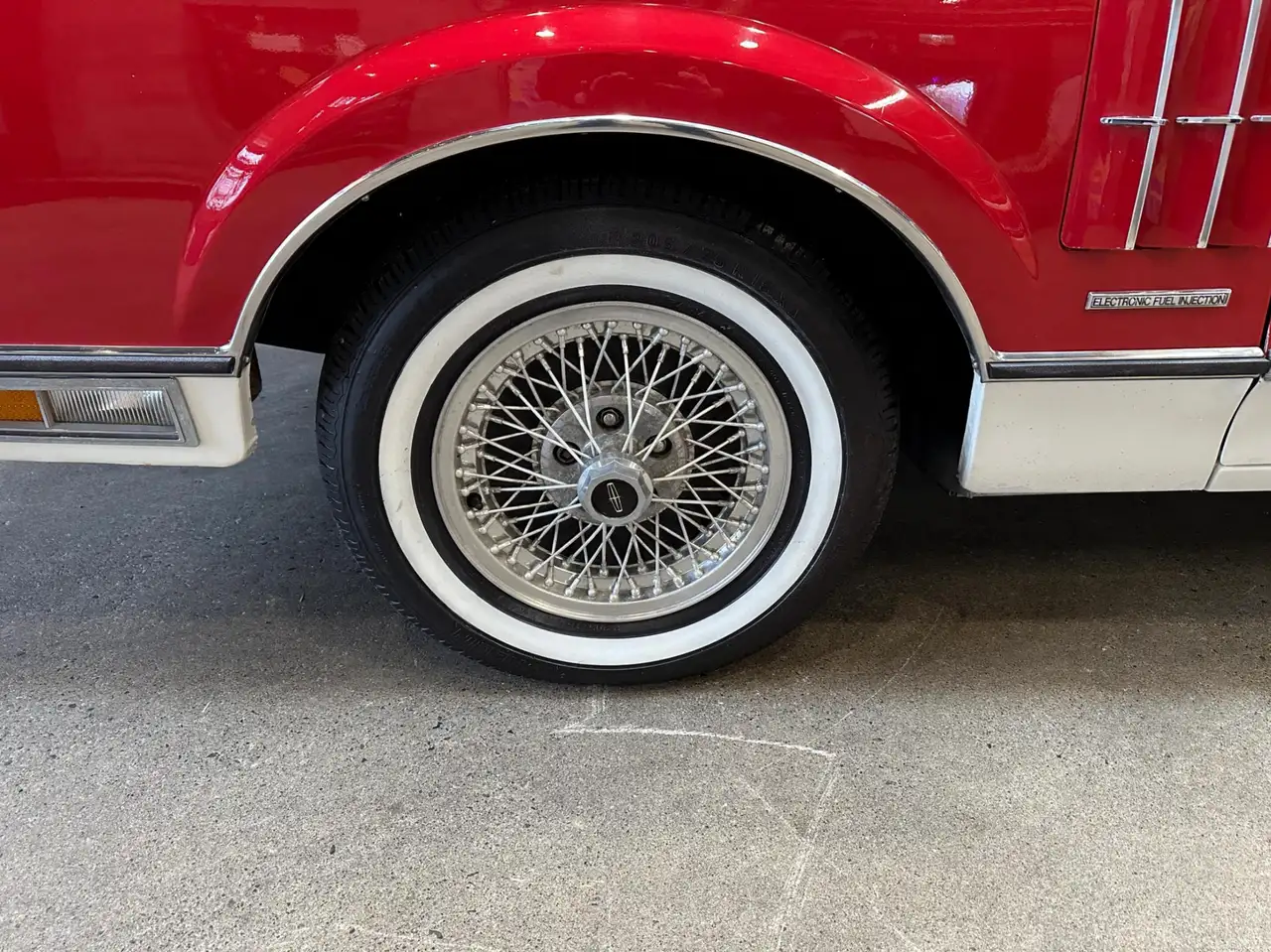 Lincoln Continental снимка Lincoln Continental