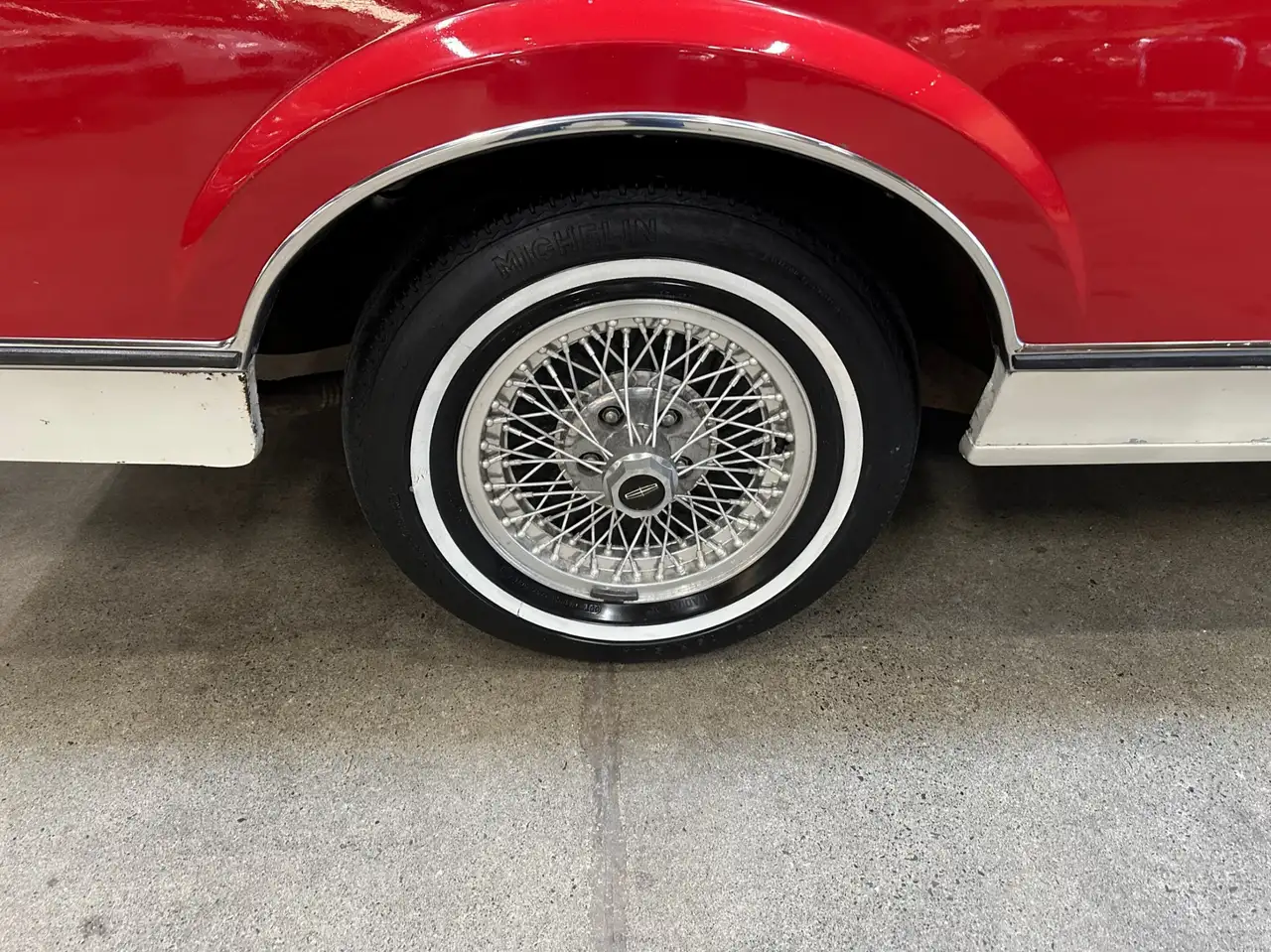 Lincoln Continental снимка Lincoln Continental