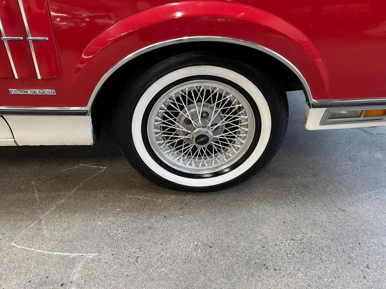 Lincoln Continental снимка Lincoln Continental