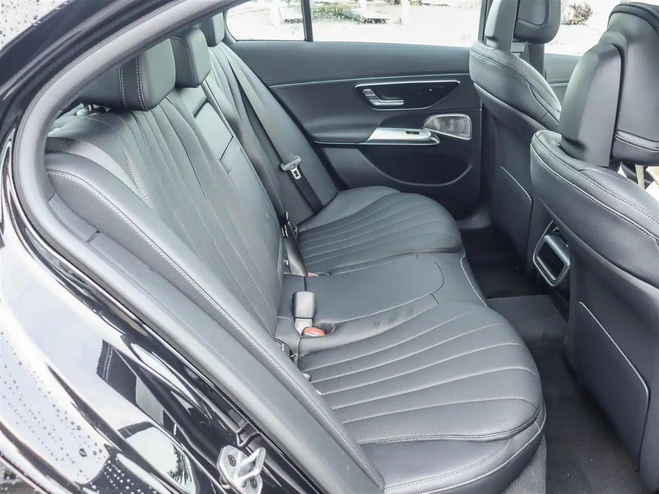 Mercedes-Benz E-Class photo Mercedes-Benz E-Class