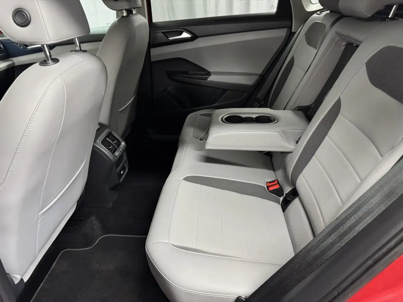 Volkswagen Taos снимка Volkswagen Taos