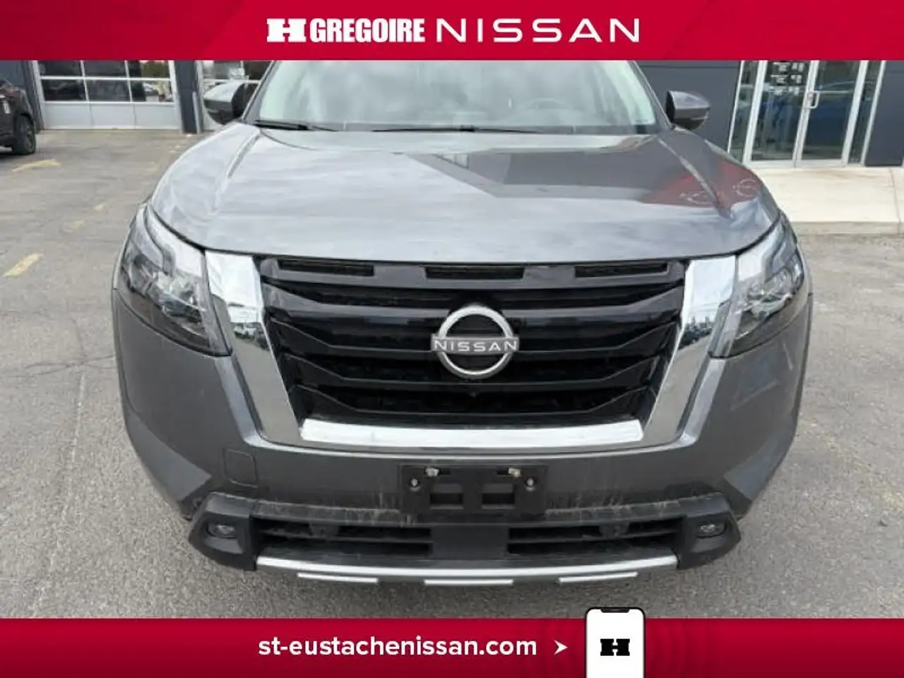 Nissan Pathfinder снимка Nissan Pathfinder