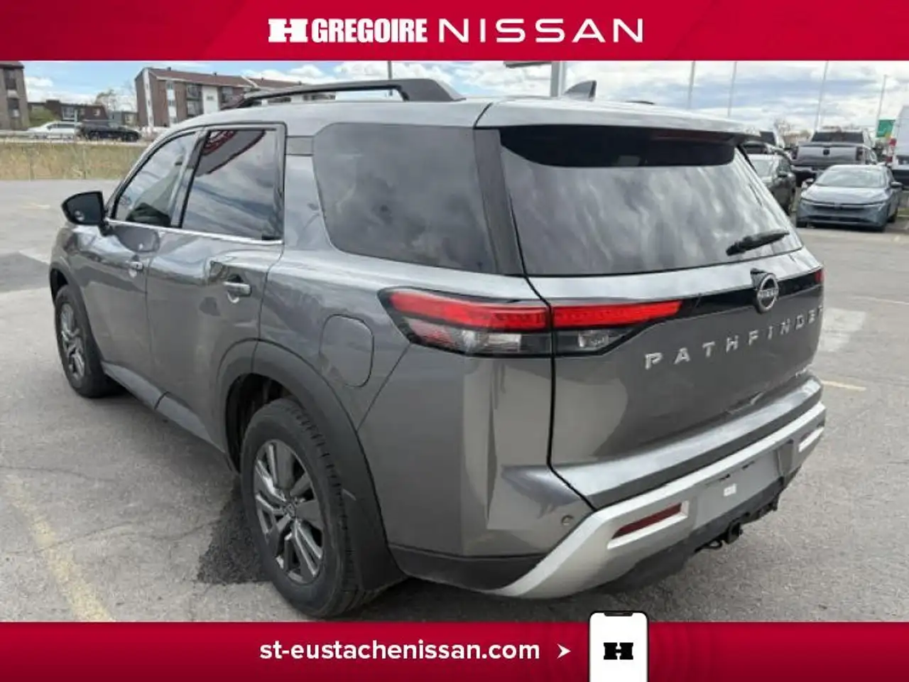 Nissan Pathfinder снимка Nissan Pathfinder