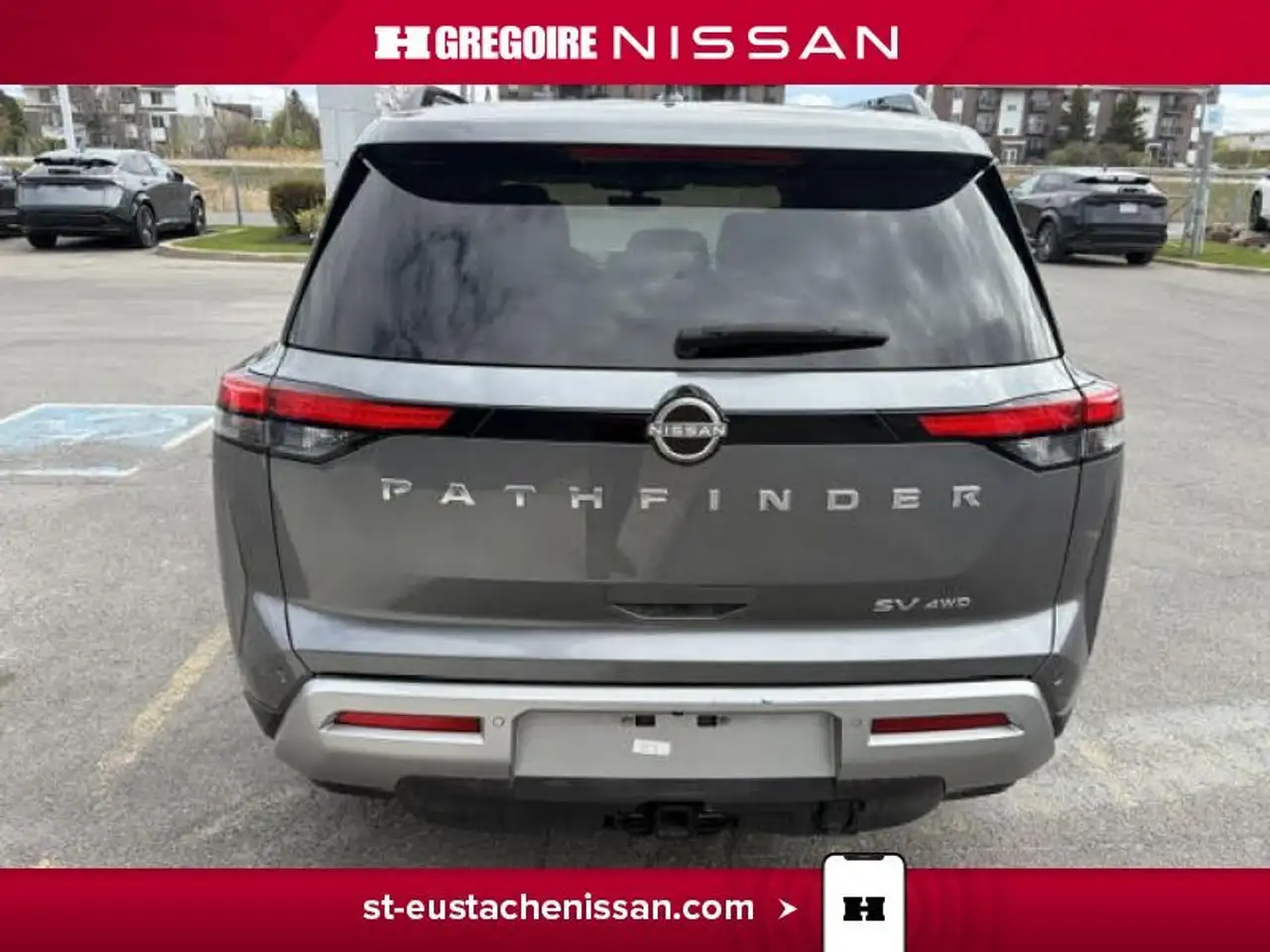 Nissan Pathfinder снимка Nissan Pathfinder