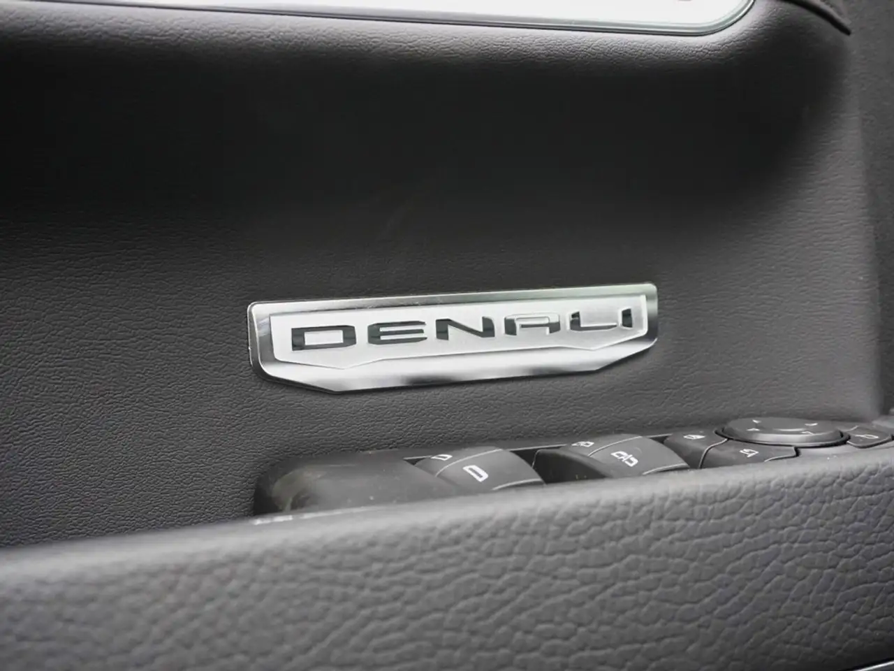 GMC Sierra 1500 photo GMC Sierra 1500