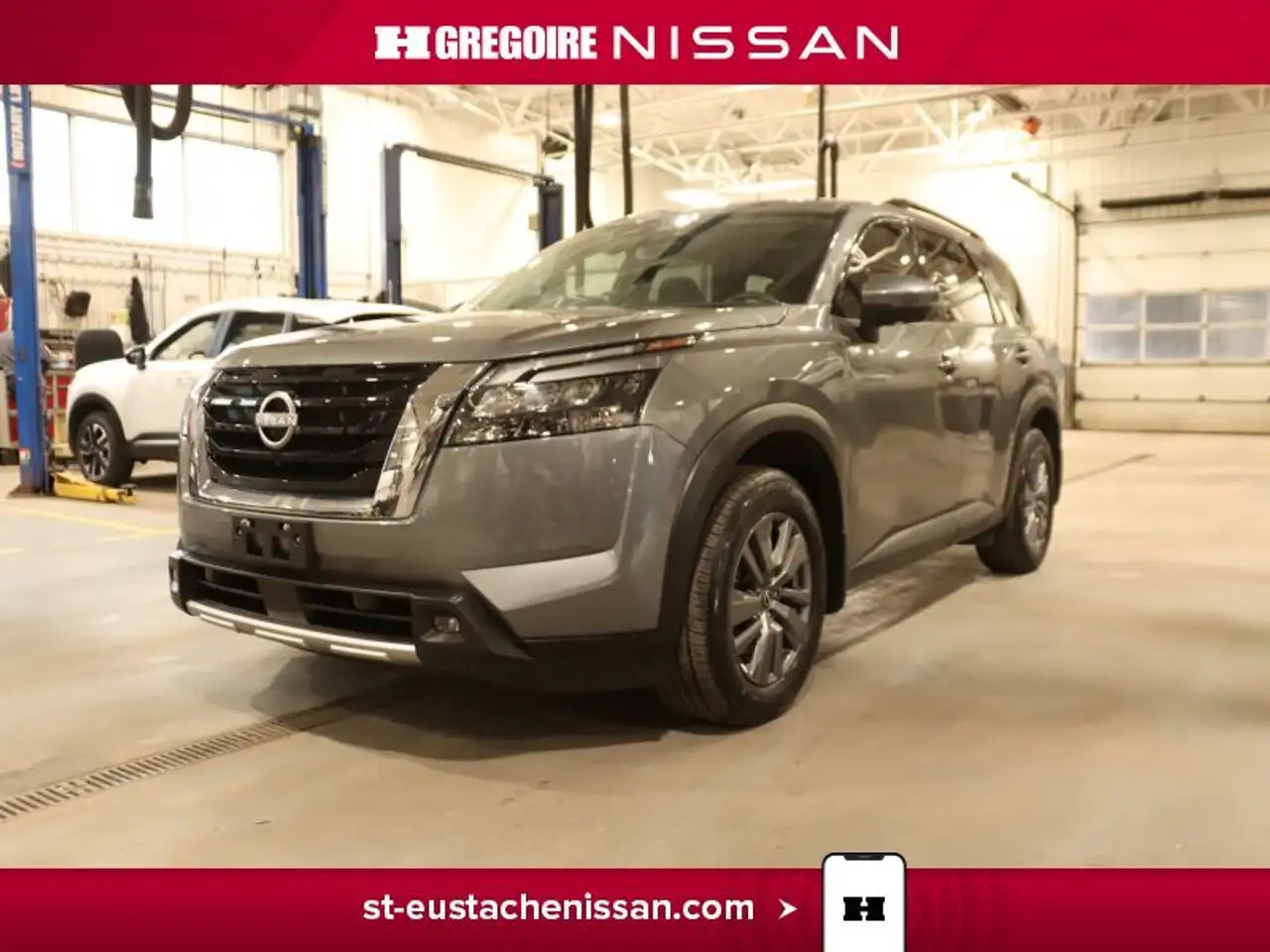 Nissan Pathfinder снимка Nissan Pathfinder