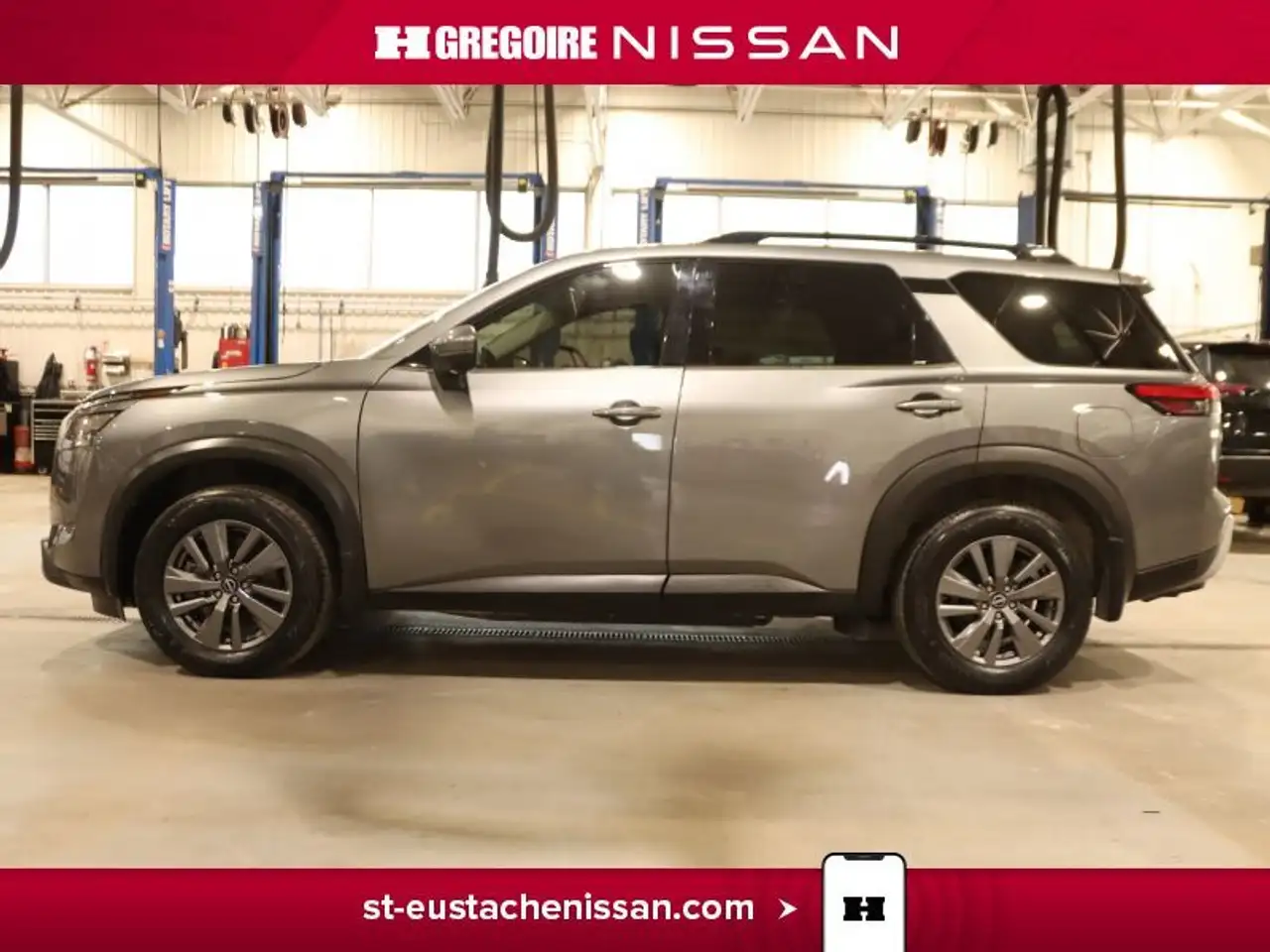 Nissan Pathfinder снимка Nissan Pathfinder