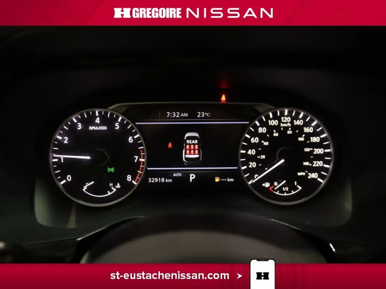 Nissan Pathfinder снимка Nissan Pathfinder