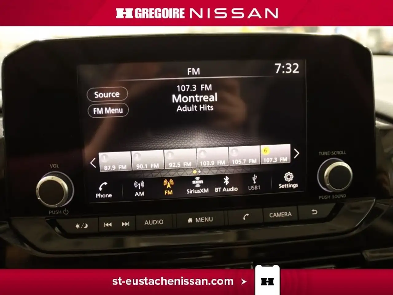 Nissan Pathfinder снимка Nissan Pathfinder