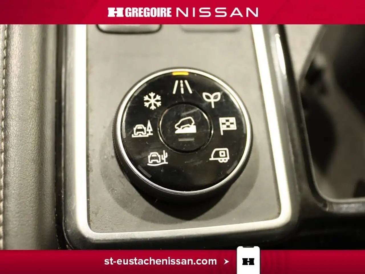 Nissan Pathfinder снимка Nissan Pathfinder