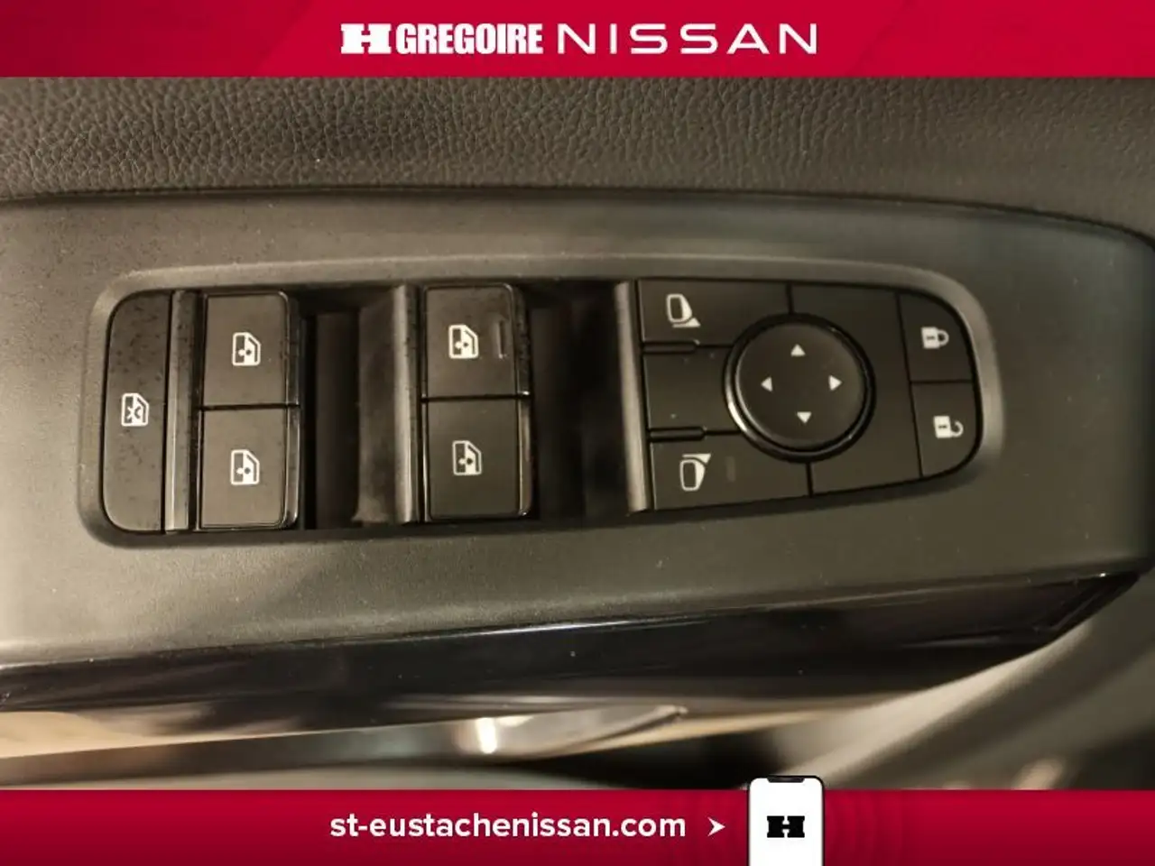 Nissan Pathfinder снимка Nissan Pathfinder