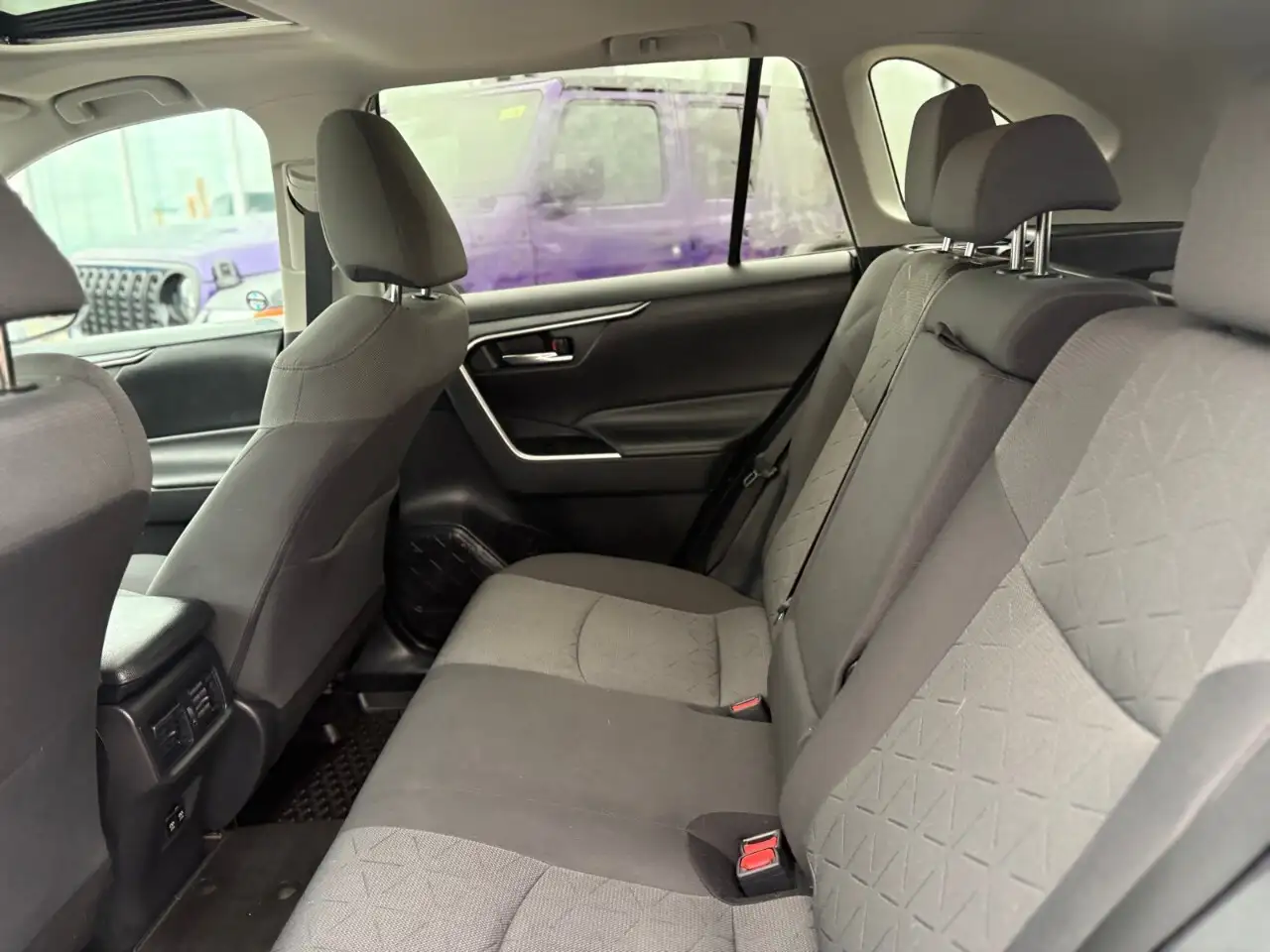 Toyota RAV 4 снимка Toyota RAV 4