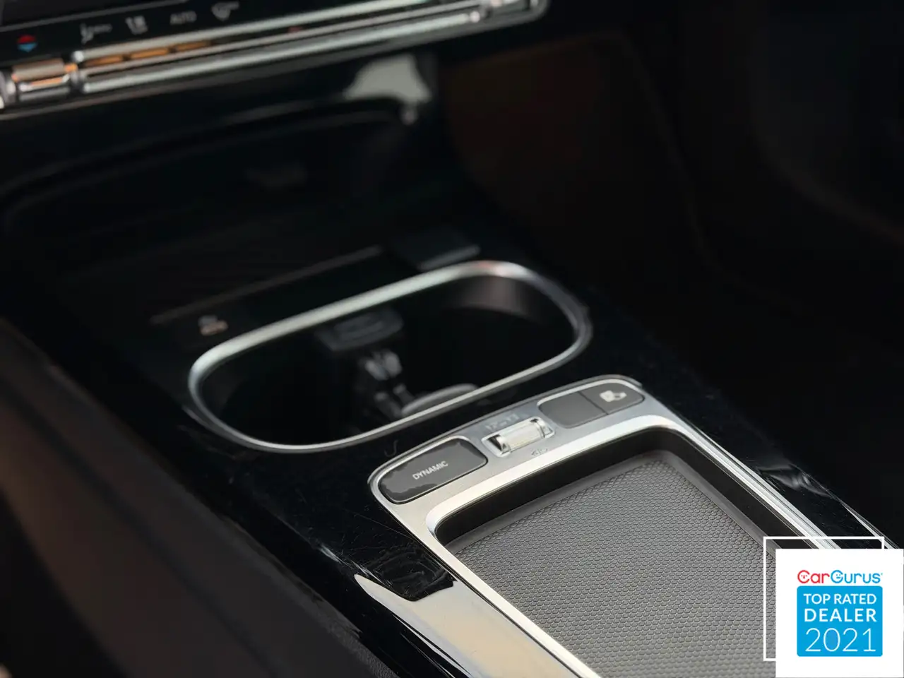 Mercedes-Benz CLA снимка Mercedes-Benz CLA