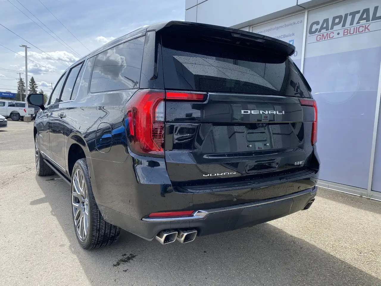 GMC Yukon photo GMC Yukon
