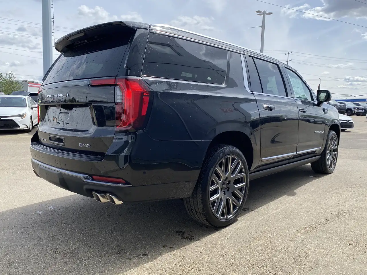 GMC Yukon photo GMC Yukon