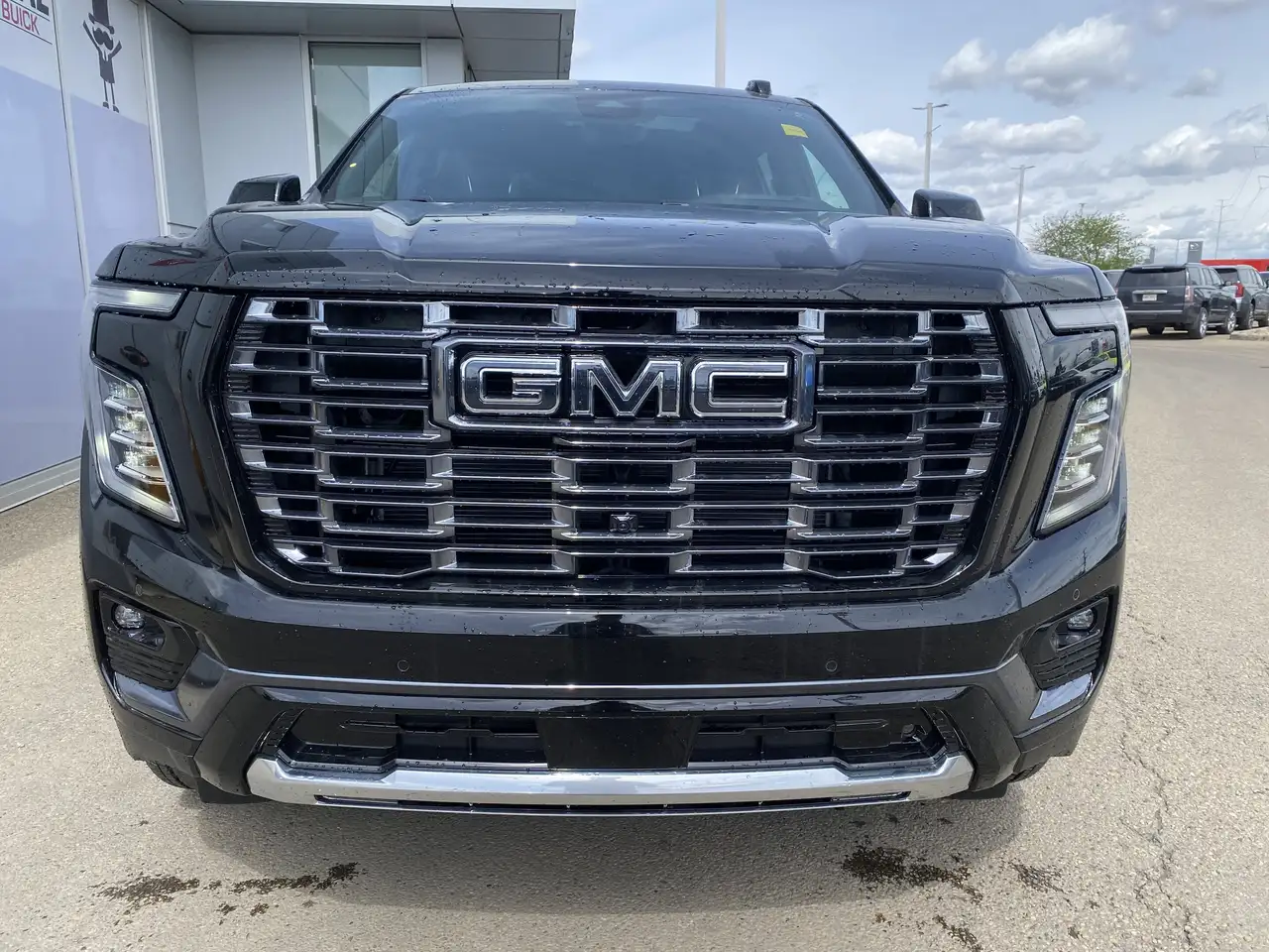 GMC Yukon photo GMC Yukon