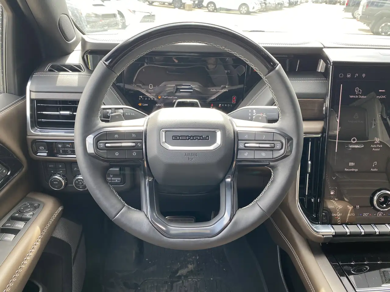 GMC Yukon photo GMC Yukon