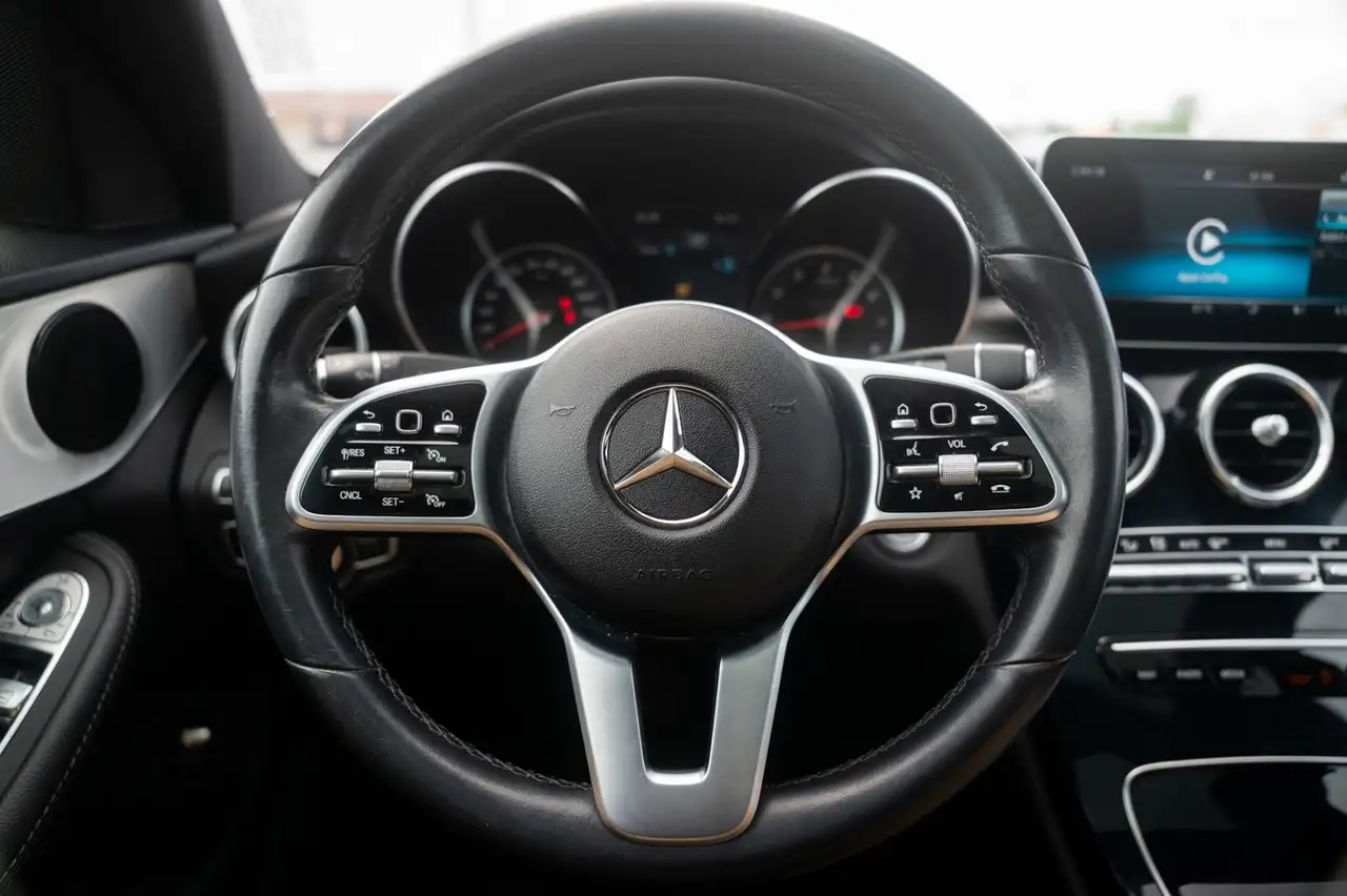 Mercedes-Benz C-Class снимка Mercedes-Benz C-Class