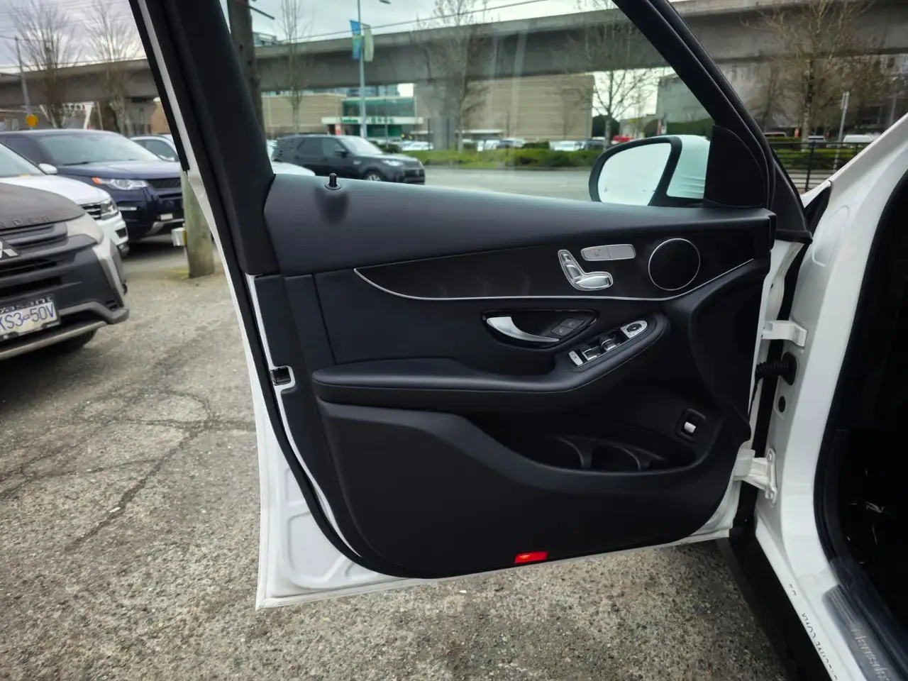 Mercedes-Benz GLC снимка Mercedes-Benz GLC