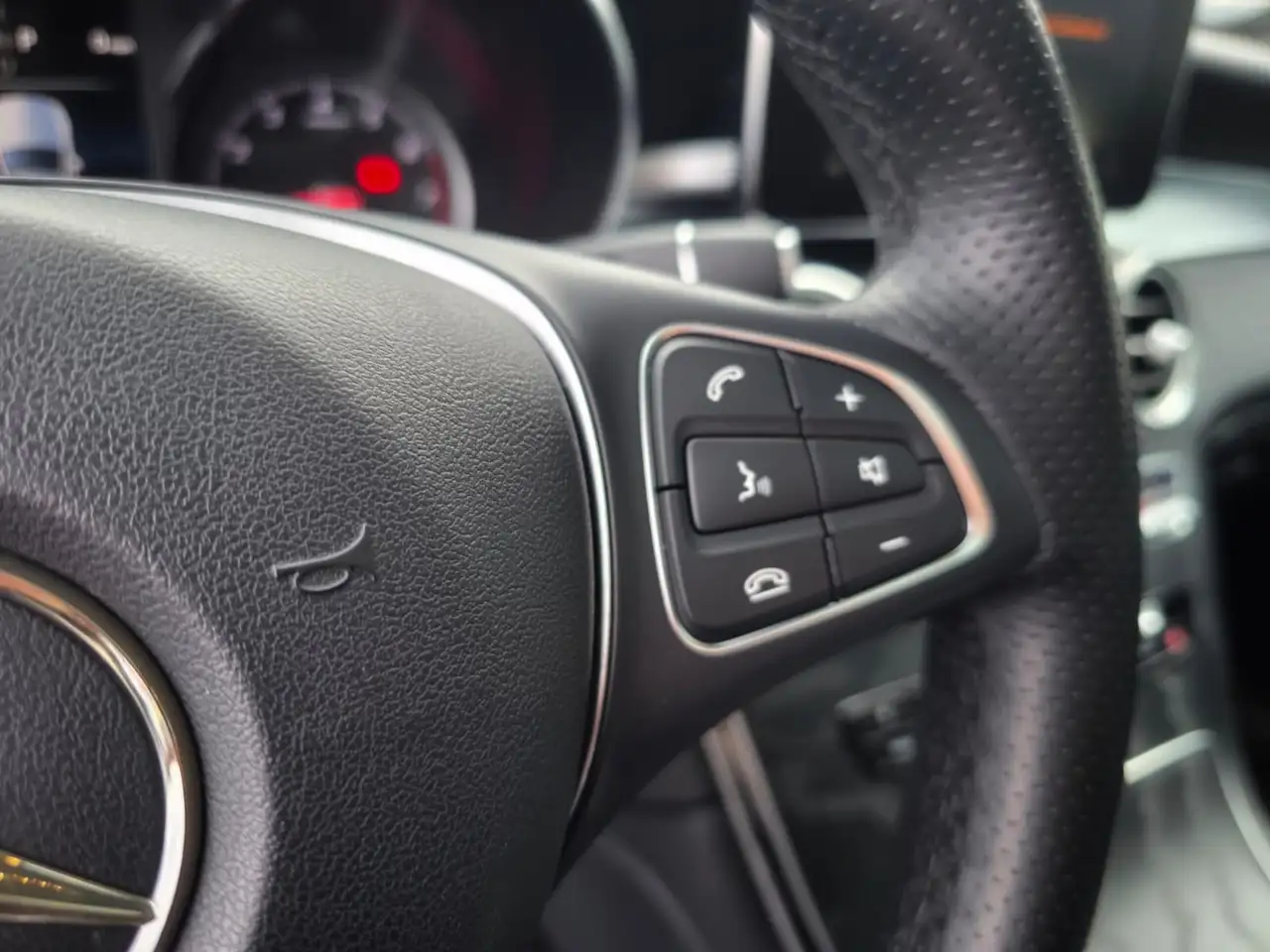 Mercedes-Benz GLC снимка Mercedes-Benz GLC