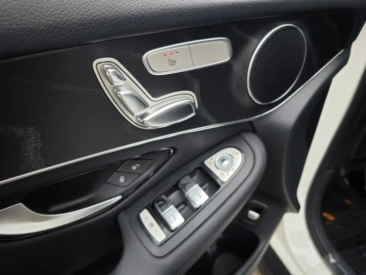 Mercedes-Benz GLC снимка Mercedes-Benz GLC