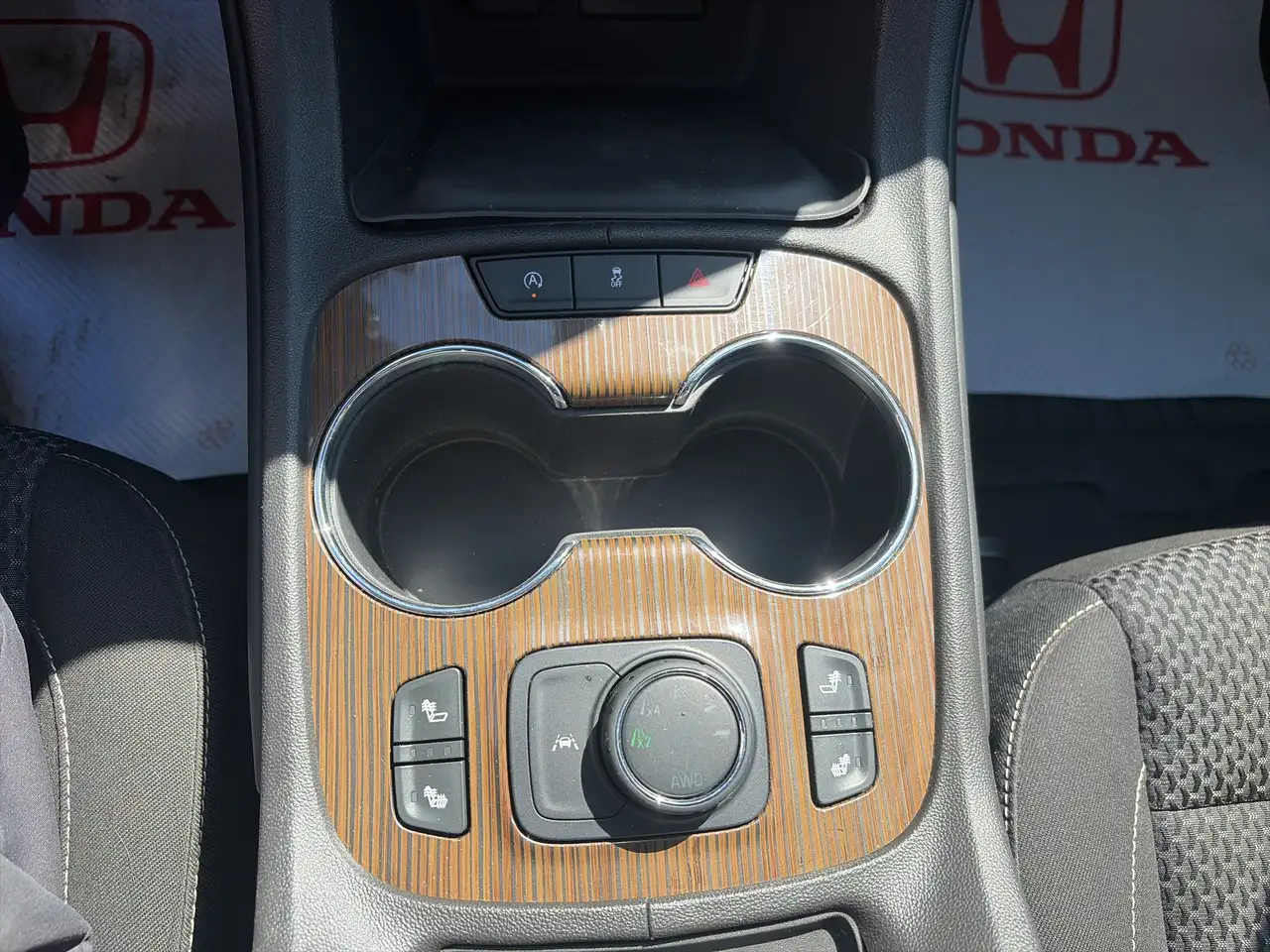 GMC Acadia снимка GMC Acadia