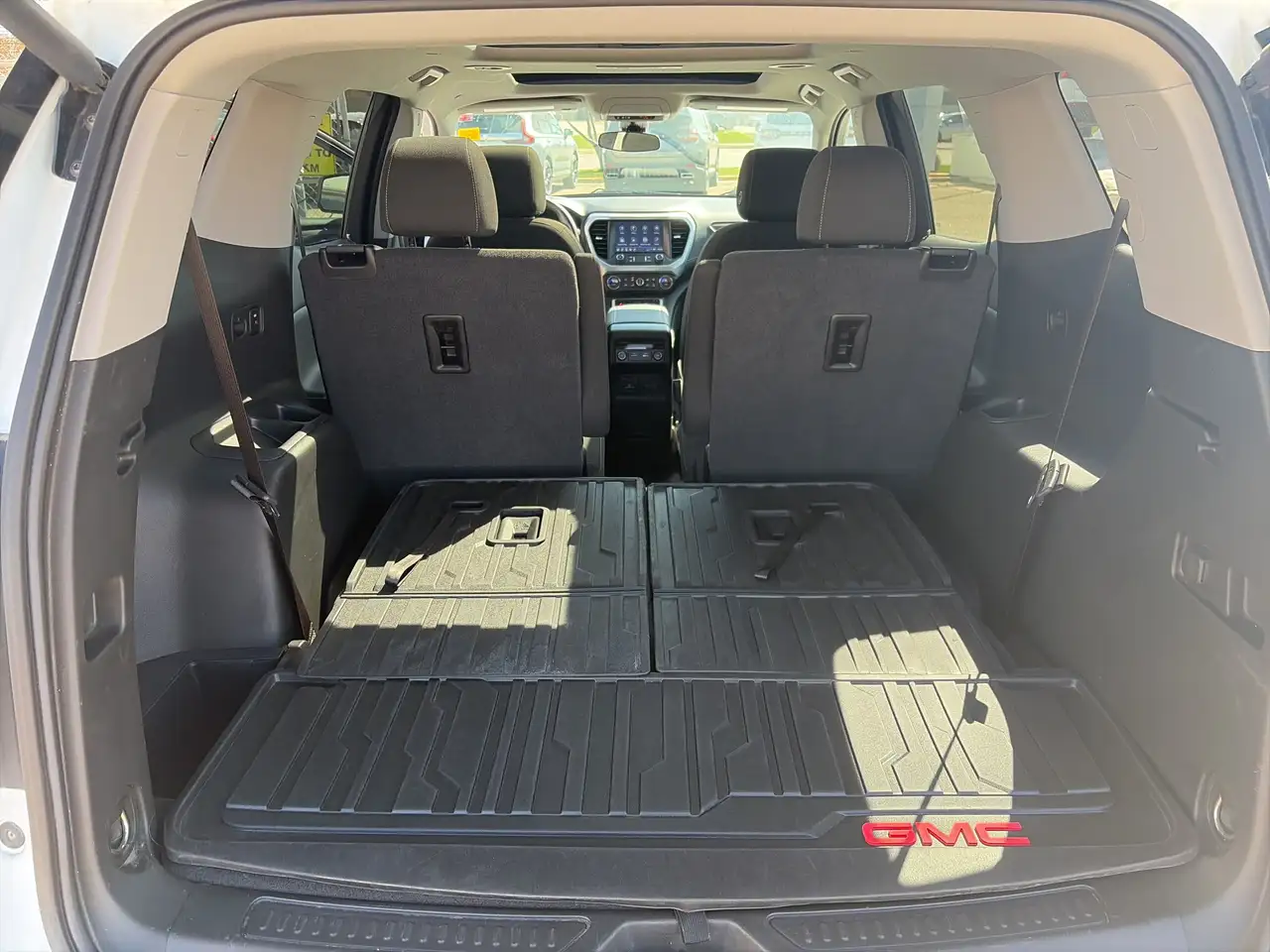 GMC Acadia снимка GMC Acadia