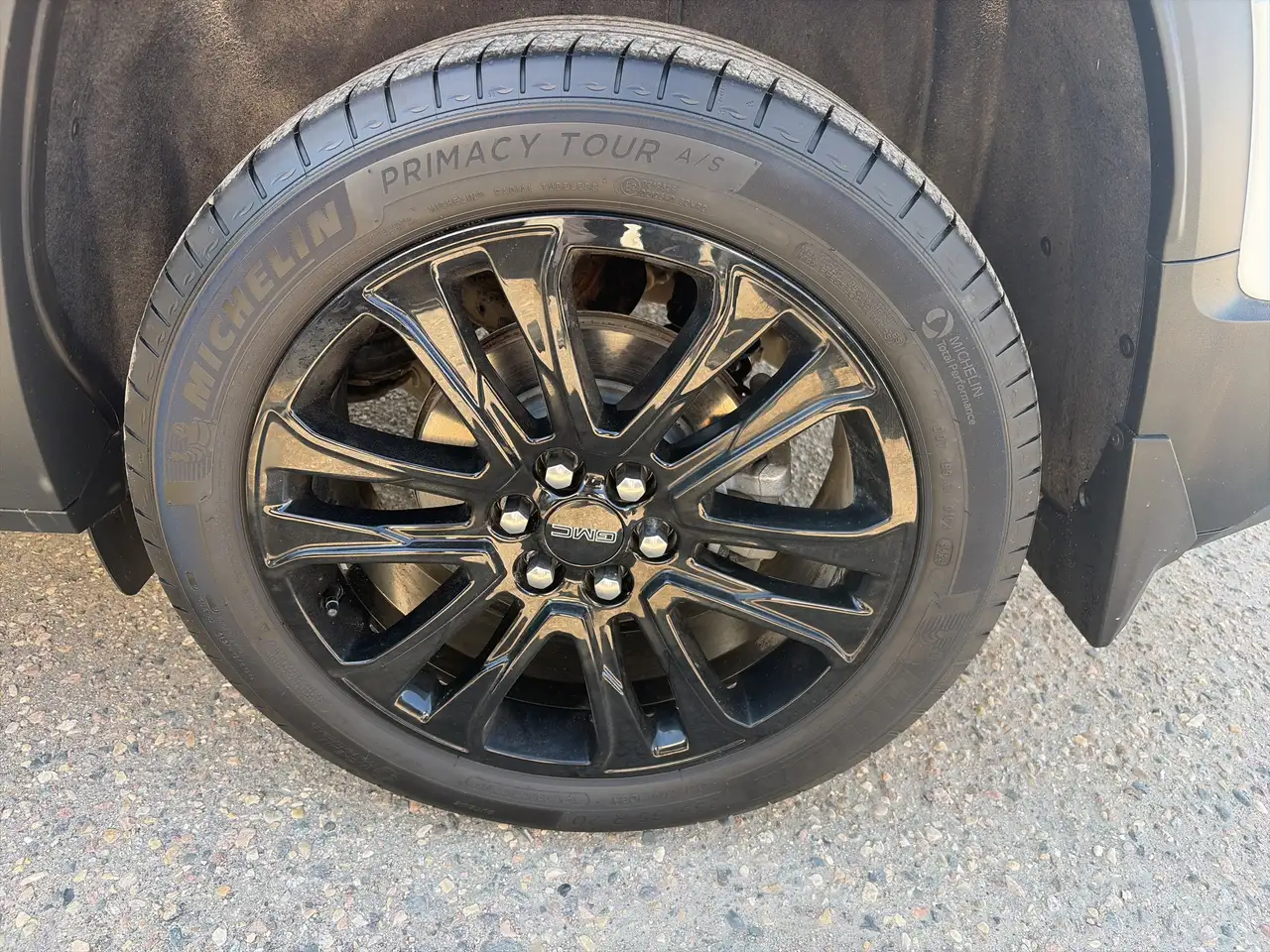 GMC Acadia снимка GMC Acadia