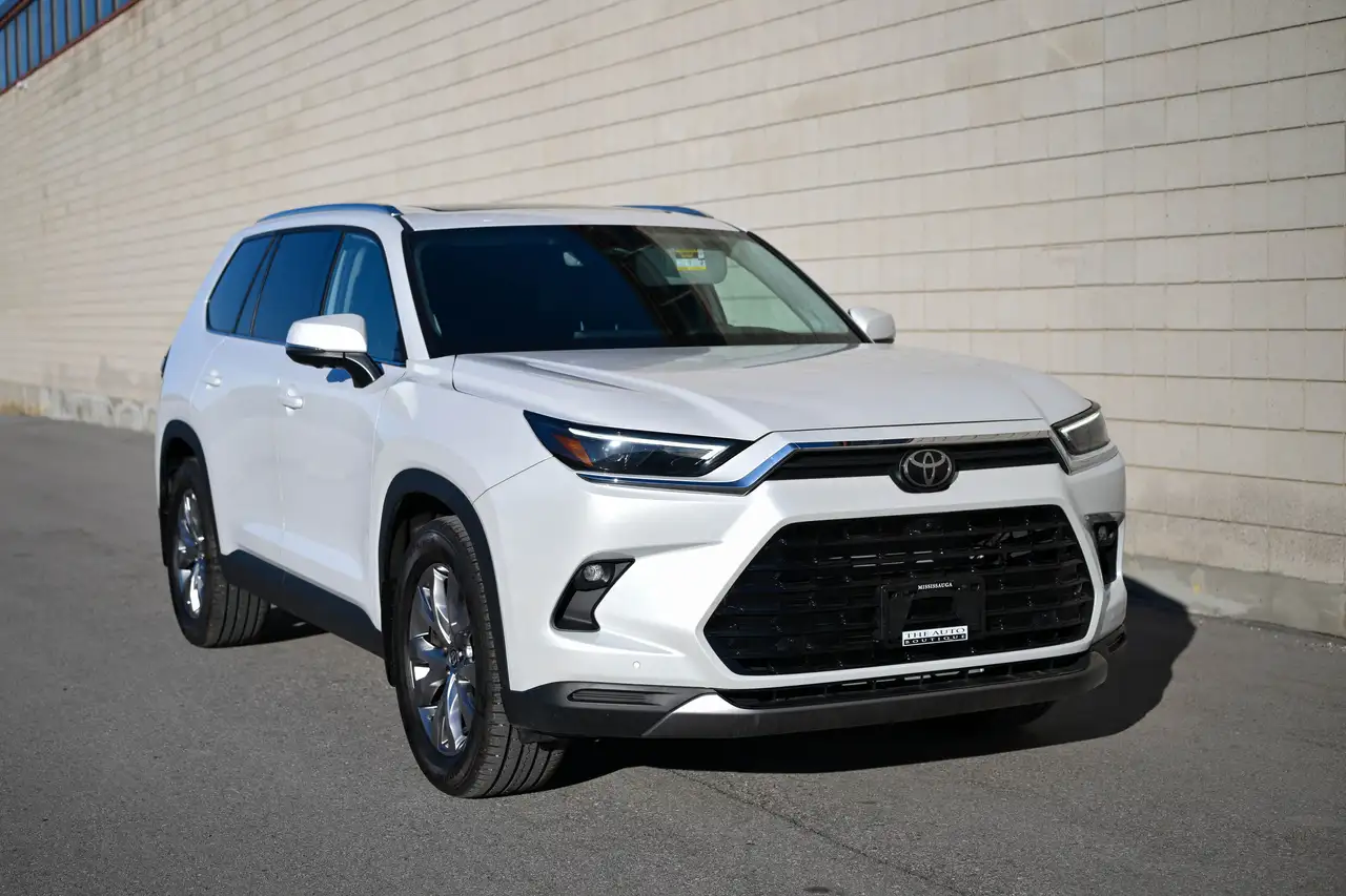 Toyota Grand Highlander снимка Toyota Grand Highlander