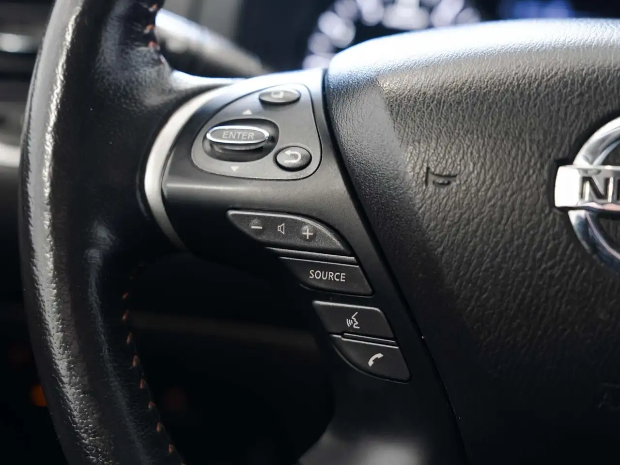 Nissan Pathfinder fotografie Nissan Pathfinder
