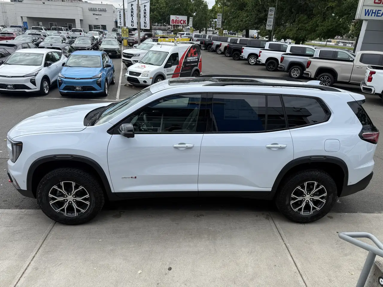 GMC Acadia снимка GMC Acadia