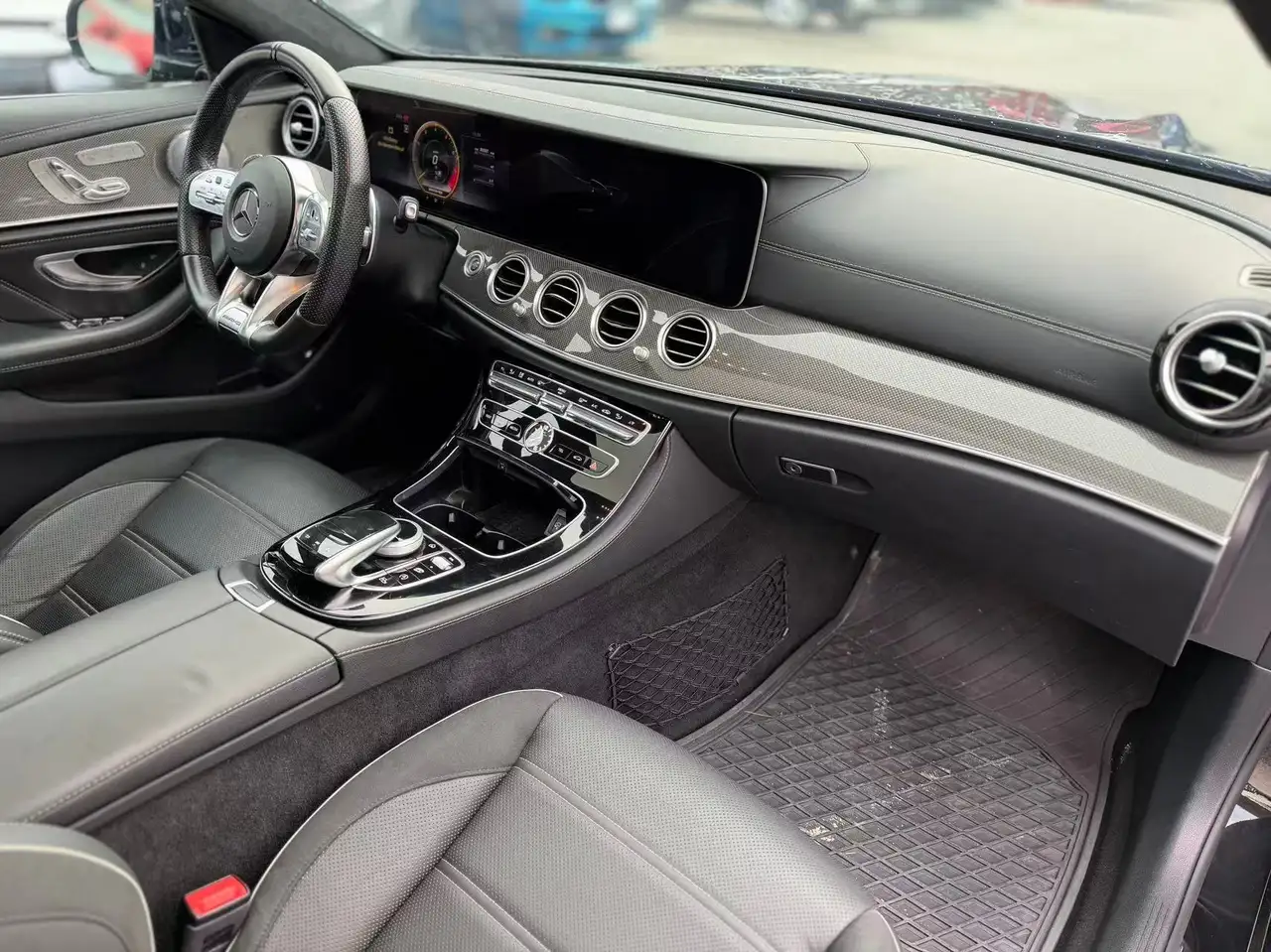 Mercedes-Benz E-Class fotografie Mercedes-Benz E-Class