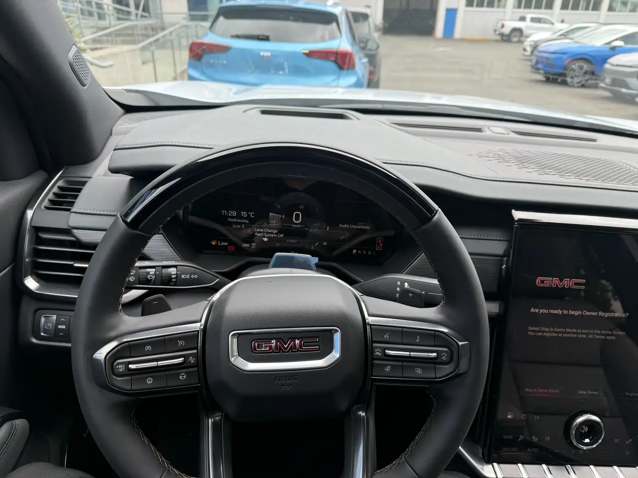 GMC Acadia снимка GMC Acadia