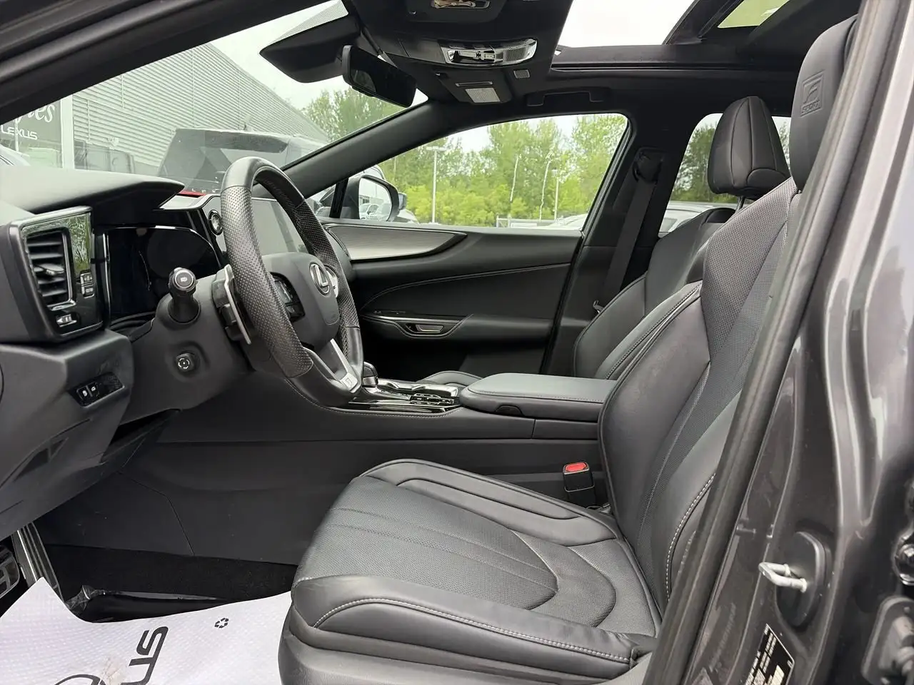 Lexus NX снимка Lexus NX