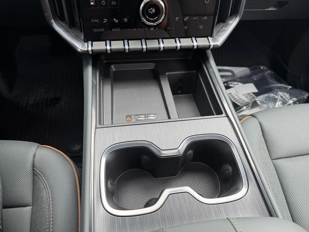 GMC Acadia снимка GMC Acadia