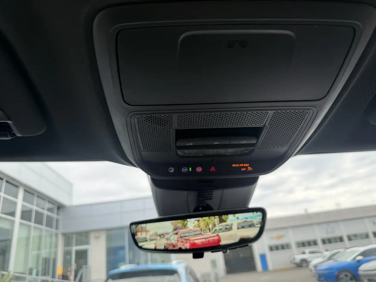 GMC Acadia снимка GMC Acadia