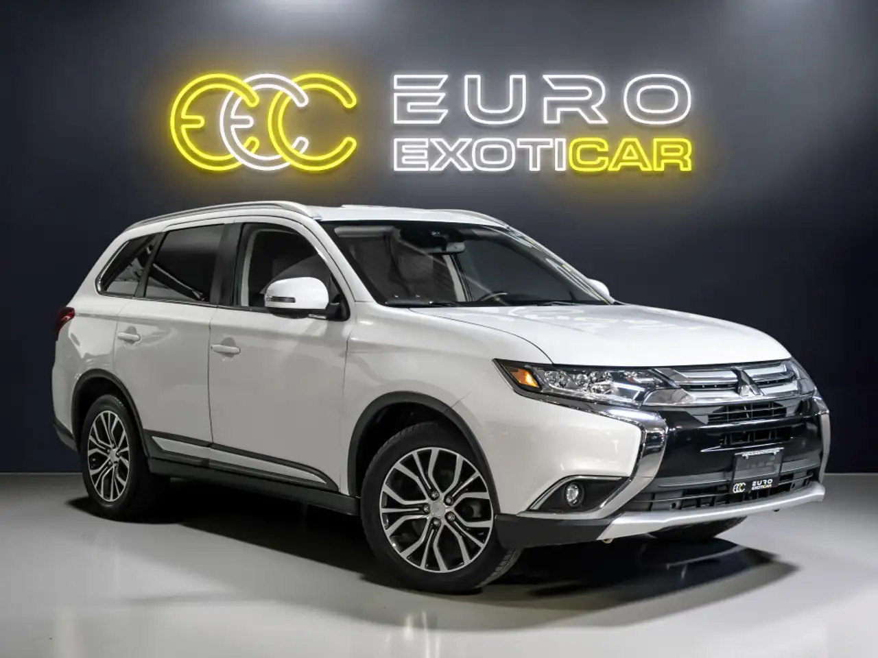 Mitsubishi Outlander photo Mitsubishi Outlander