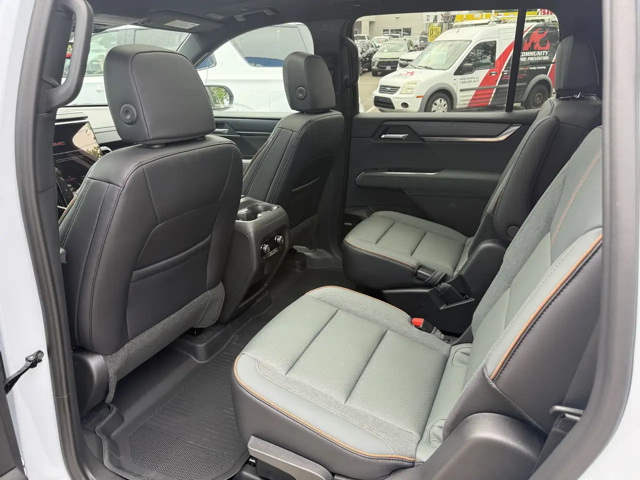 GMC Acadia снимка GMC Acadia