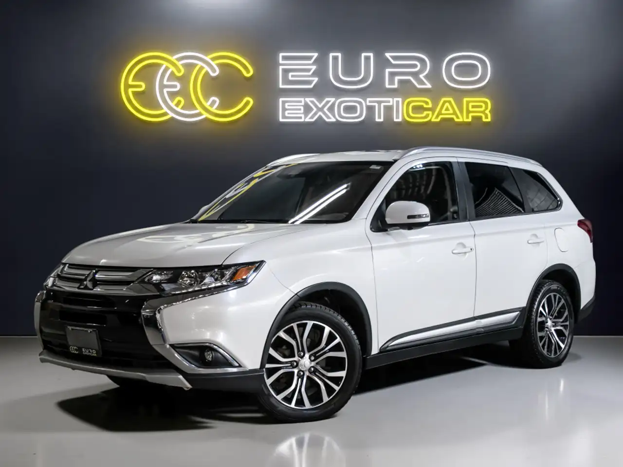 Mitsubishi Outlander photo Mitsubishi Outlander
