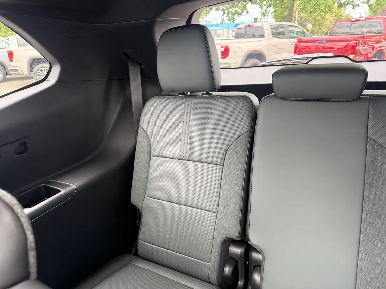 GMC Acadia снимка GMC Acadia