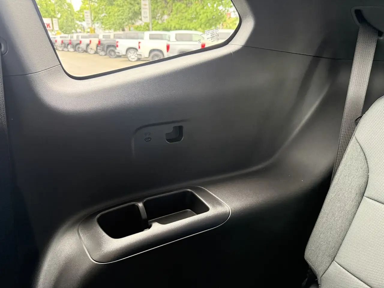 GMC Acadia снимка GMC Acadia