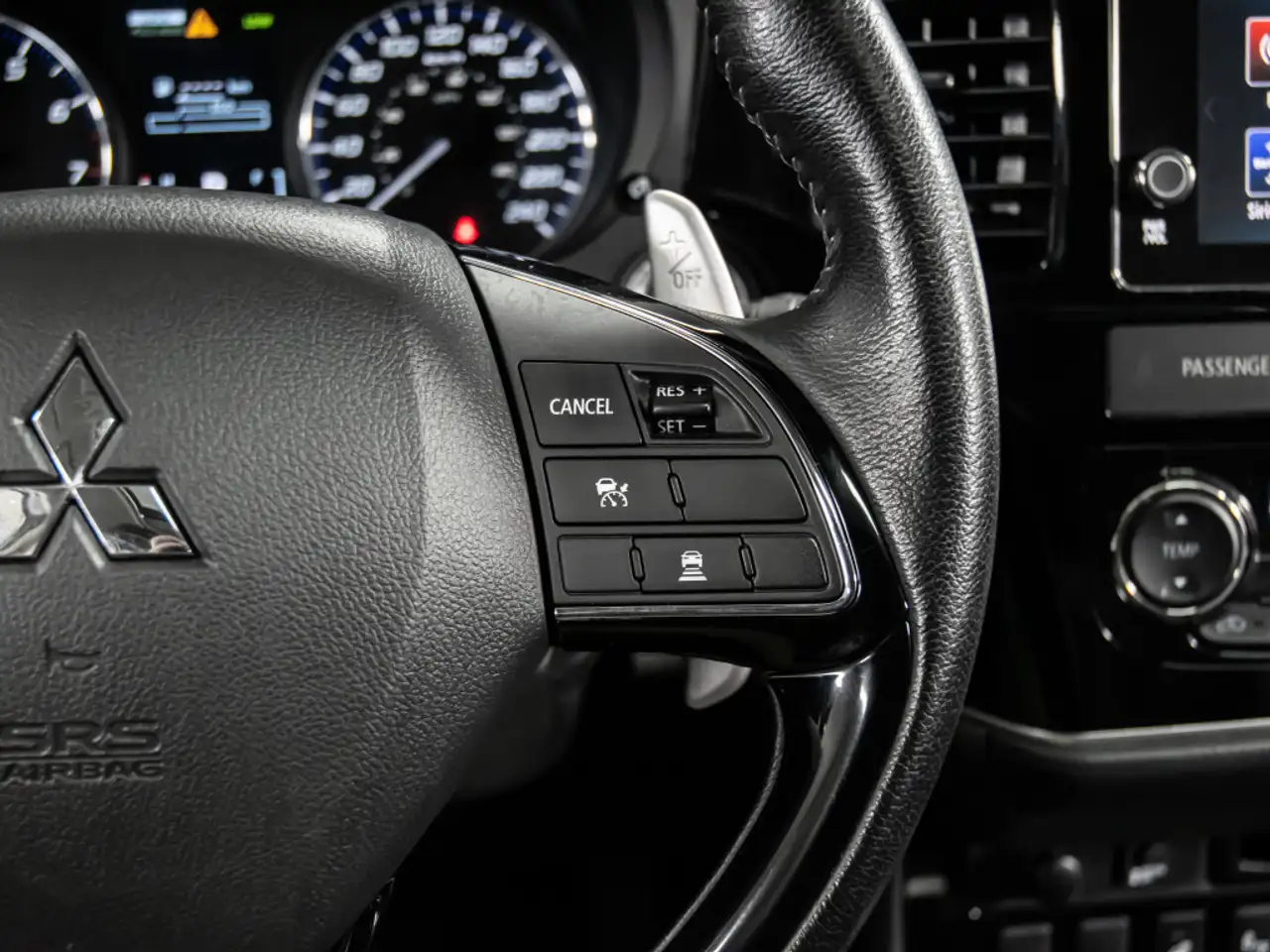 Mitsubishi Outlander photo Mitsubishi Outlander