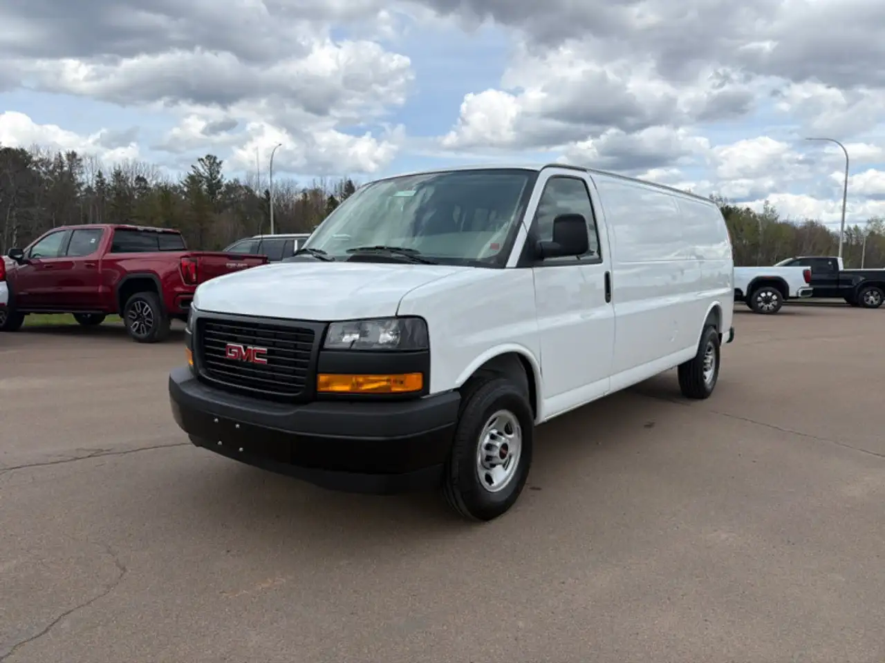 GMC Savana fotografie GMC Savana