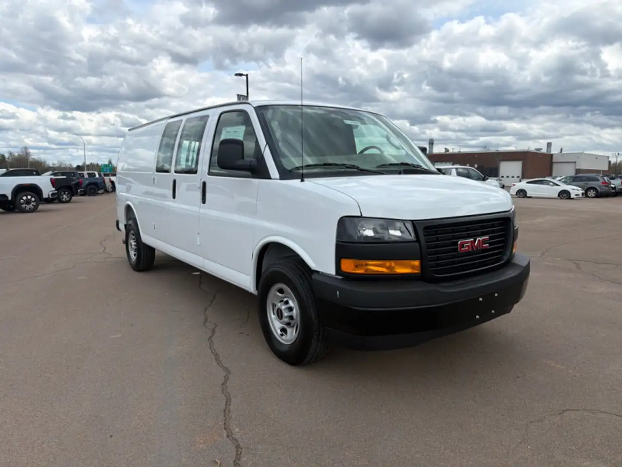 GMC Savana fotografie GMC Savana