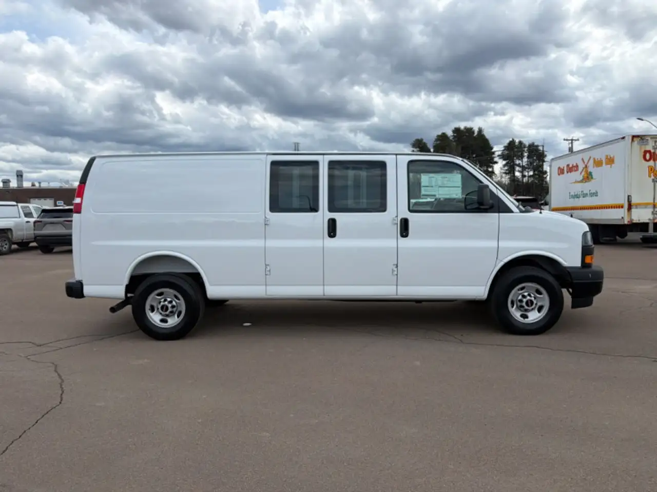 GMC Savana fotografie GMC Savana